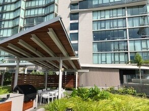 Building Photo - 1001 Queen St