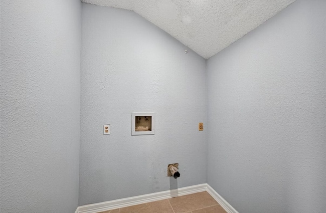 Photo - 7706 Miller Glen Ln House