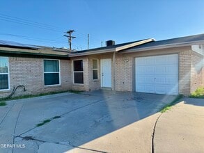 Building Photo - 10833 Cardigan Dr