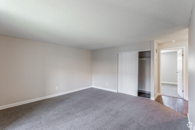 1BR, 1BA - 760 SF - Irving Place Apartments