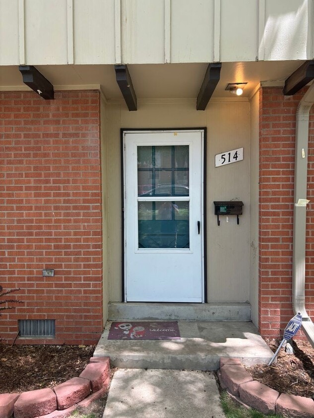 Building Photo - Updated 3bd/3ba Townhome in Lakewood
