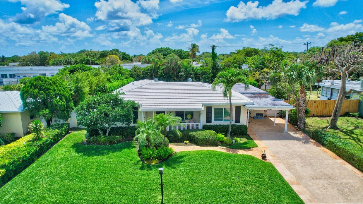 Foto principal - 222 S Seacrest Cir