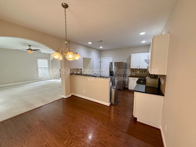 Photo - 450 Jerome Rd House