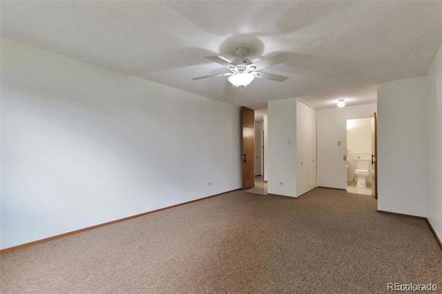 Foto del edificio - 9340 E Center Ave
