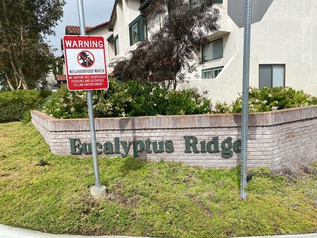 Building Photo - Large Eucalyptus Ridge 2 Bed/2.5 Bathroom ...
