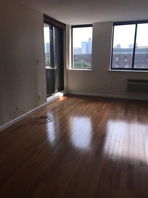 Foto del edificio - 300 Newark St.