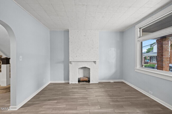 Building Photo - 210 Lafayette Ave