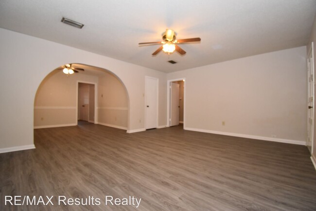 Foto del edificio - 3 br, 2 bath Apartment - 2306 Lily Drive