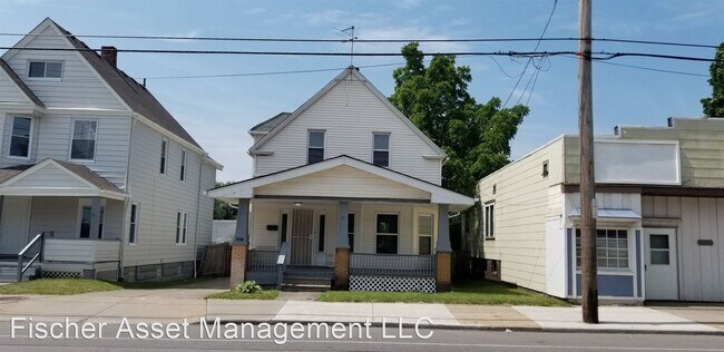 Foto del edificio - 4 br, 1 bath House - 5005 Denison Ave.