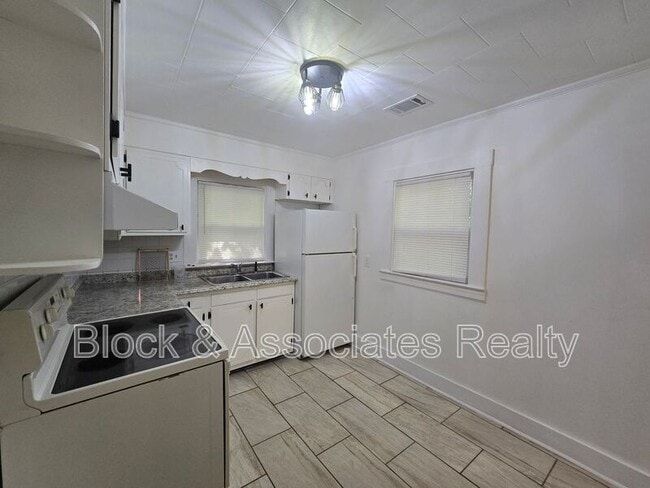 Building Photo - 326 Pickett Pl