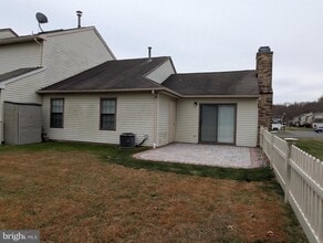 Building Photo - 33 Banbury Ct