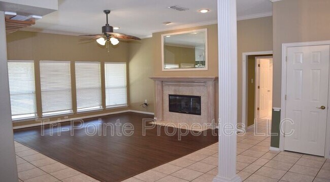 Building Photo - 1108 Highcrest Dr