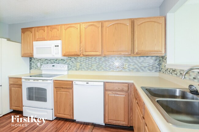 Foto del edificio - 1319 Freemont Ln