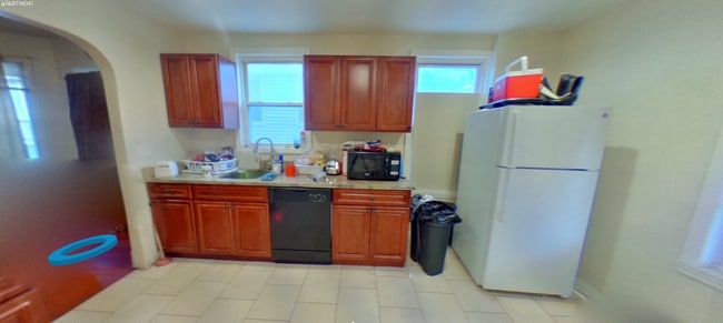 Building Photo - 15 Everett St