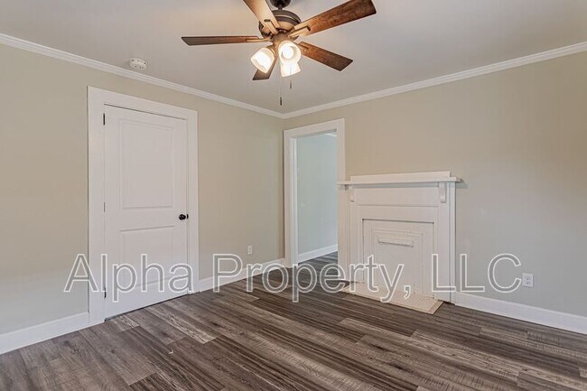 Building Photo - 9 Highlawn Ave