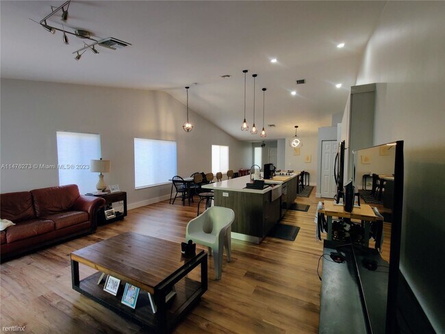 Building Photo - 3 br, 2 bath House - 1474 Sabal Trl