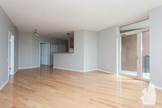 Foto del edificio - 600N N Kingsbury St