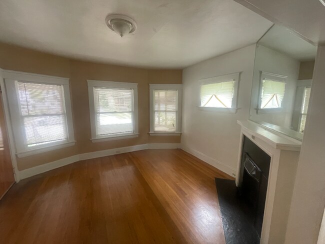 Building Photo - 2688 E 128th St