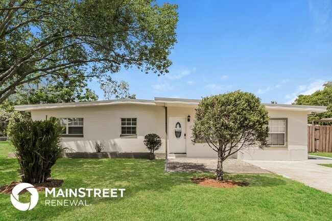 Building Photo - 451 E 6th St