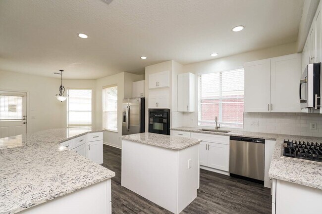 Foto del edificio - 12802 Magnolia Leaf St