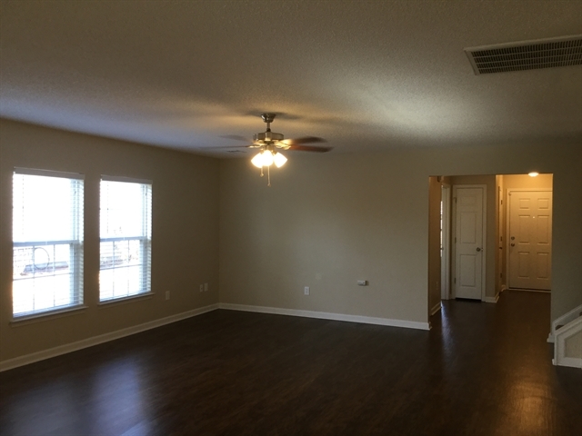 Building Photo - 2025 Cripplecreek Drive