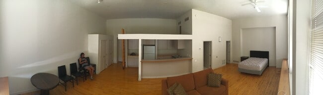 Building Photo - 2043 Random Rd