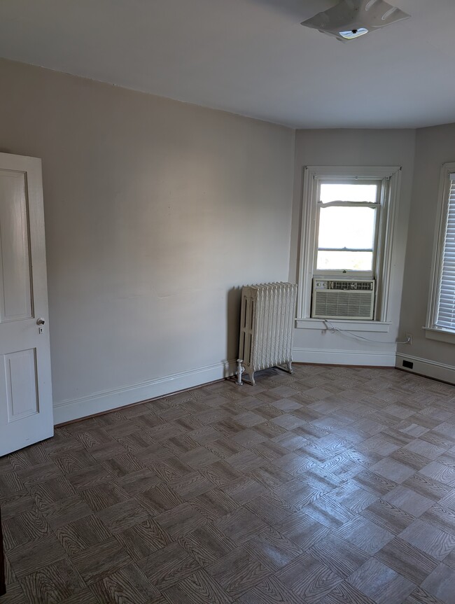 Building Photo - 360 E Baltimore St