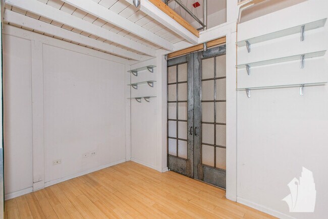 Building Photo - SECOND MONTH'S RENT FREE!