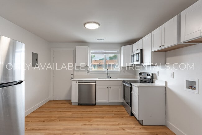 Building Photo - 1050 W 1050 S