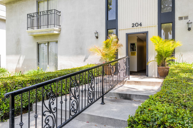 Entrance - Laurelwood Apartments