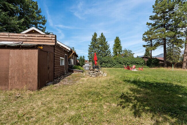 Building Photo - 1003 1st Ave W