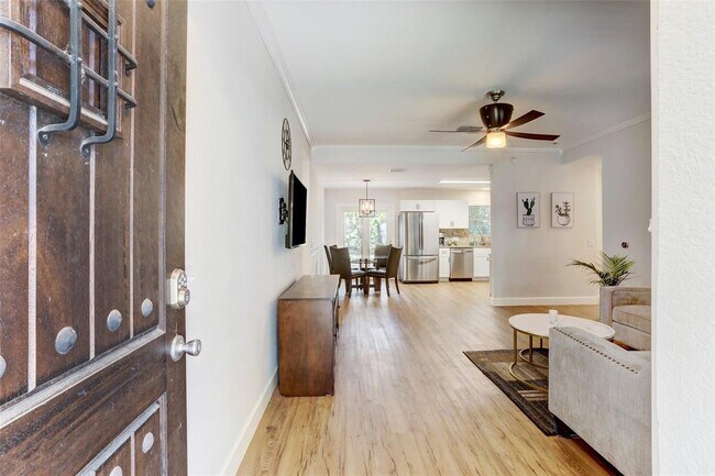 Foto del edificio - 4802 Walden Cir