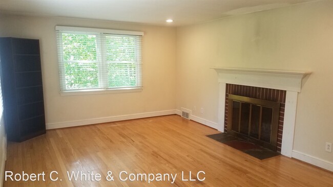 Building Photo - 3 br, 1.5 bath House - 20 Woodland Ave.