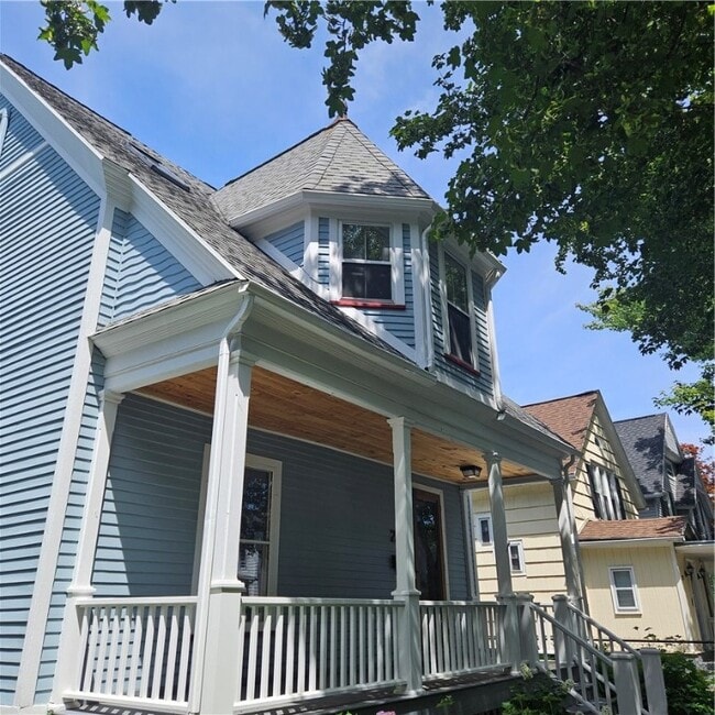 Building Photo - 217 Merriman St