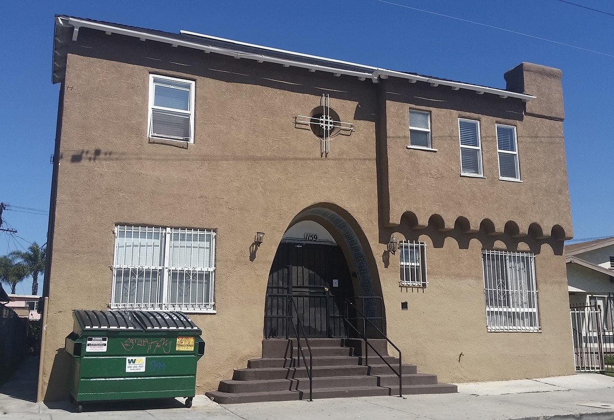 Primary Photo - 1159 W 39th St
