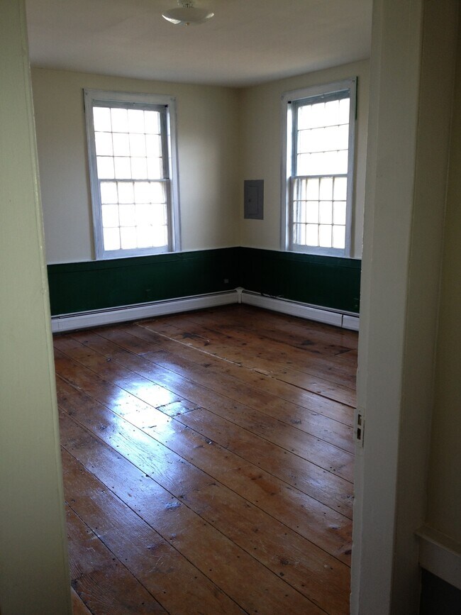 Foto del edificio - 79 Lower Creek Rd