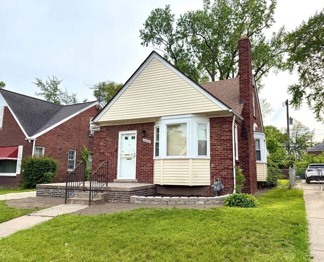 Building Photo - 18235 Tracey St