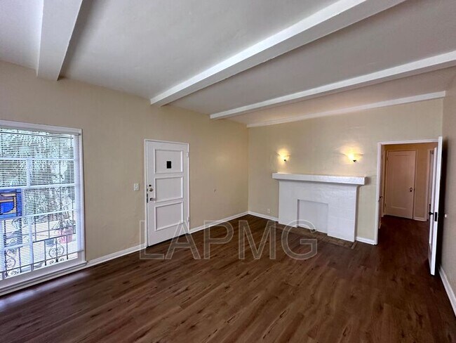 Building Photo - 4161 1/2 Garthwaite Ave.