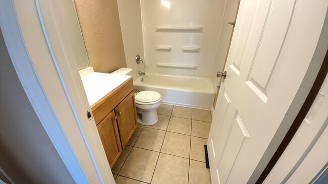 Building Photo - **ASK ABOUT OUR MOVE IN SPECIAL**1730 Jack...