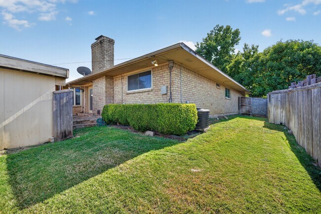 Foto del edificio - North Dallas 3 bedroom - Move in Ready!
