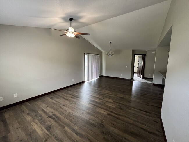 Foto del edificio - 4948 Waylon St