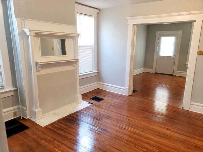 Comedor central - 118 E Hudson St