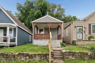 Building Photo - 1049 Calvin St