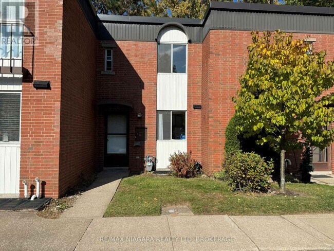 Building Photo - 6476 Huggins St
