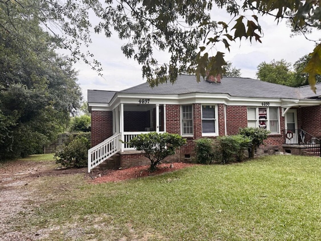 Foto principal - Duplex near Ft. Jackson Blvd.