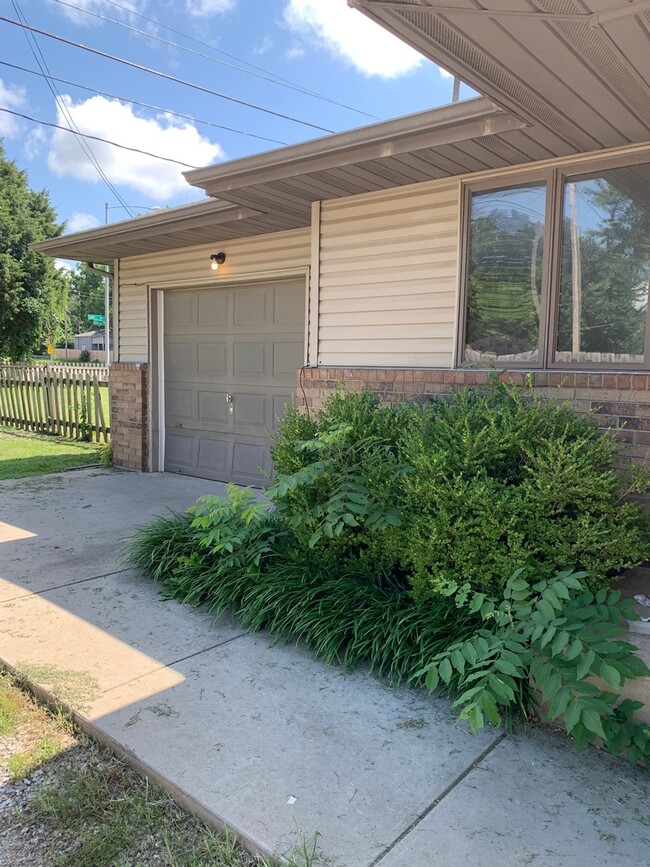 Foto del edificio - 1602 W Lynn Street, Springfield