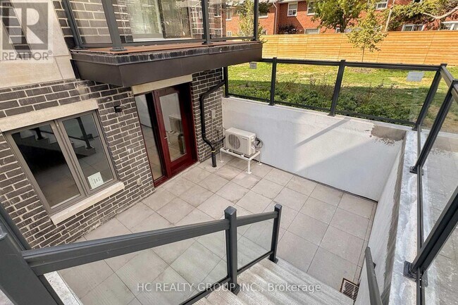 Photo du bâtiment - 3425 Sheppard Ave E