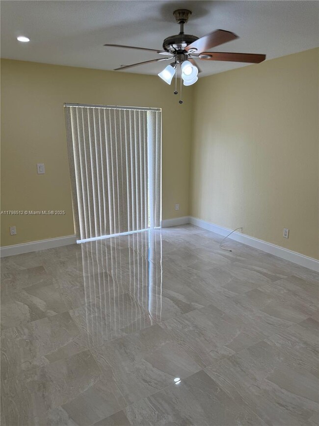 Foto del edificio - 920 SW 111th Ave