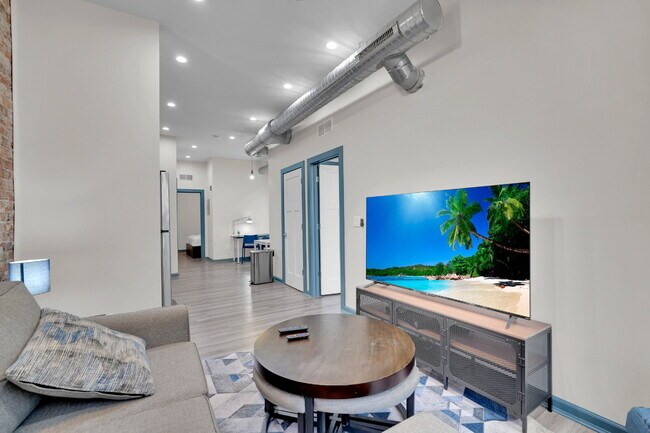 Foto del edificio - Furnished 2-Bedroom, 2-Bath Apartment near the Medical Campus