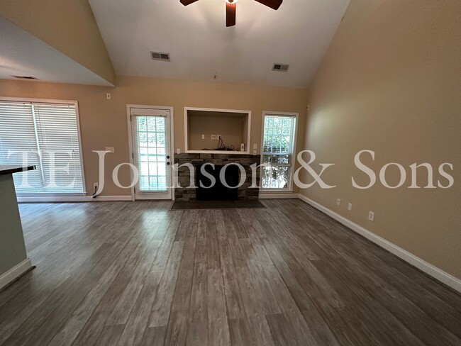 Building Photo - 1142 Folkstone Ridge Ln